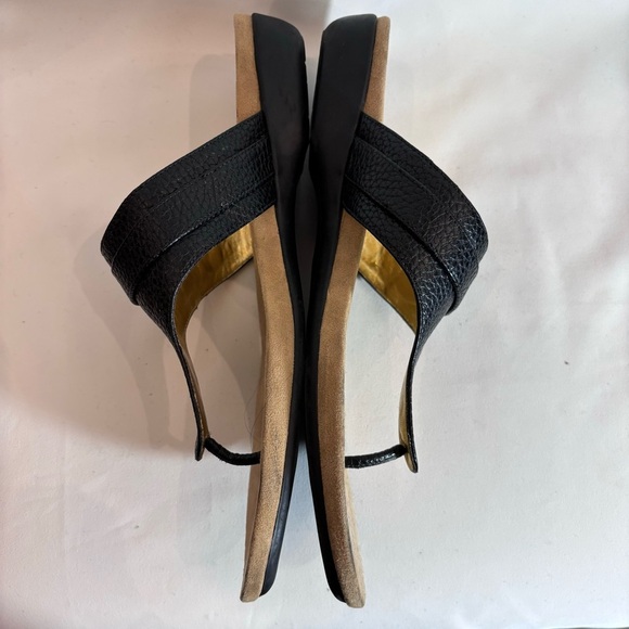 LAUREN RALPH LAUREN Sz 10B Vegan Leather Toe Post Side Buckle Slip On Sandals - Picture 5 of 9